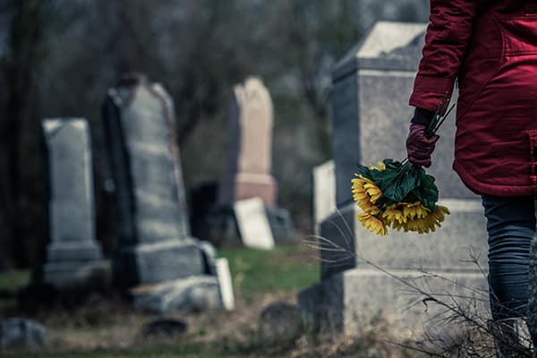 大切な人と死別した時の気持ちの変化と、前を向くための方法 - オンラインカウンセリングのcotree(コトリー)
